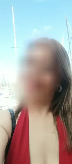 Ellen, 35