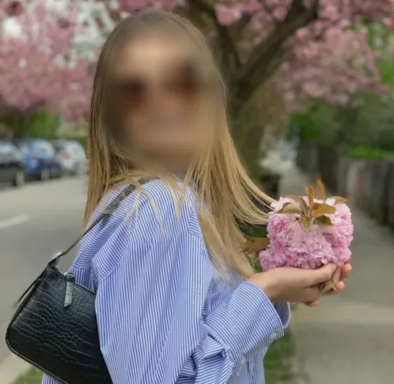 Kim, 23