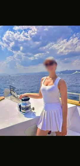Laura, 33