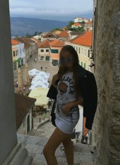 Maud, 33