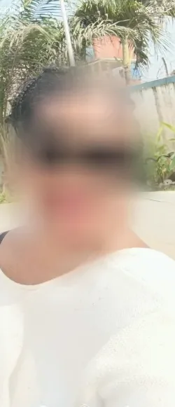 Nadia, 25