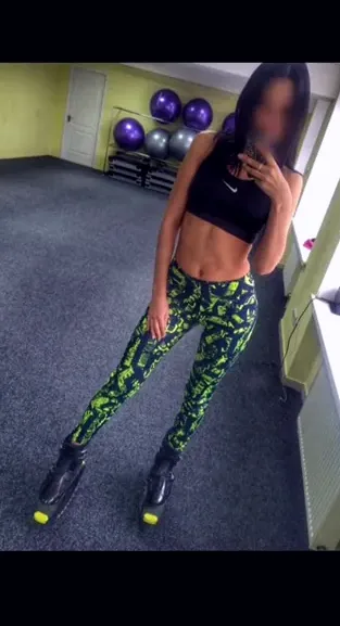 Sabine, 32