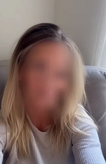 Sofia, 36